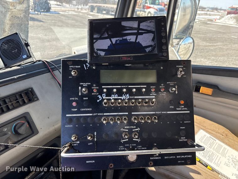 image for item FK1178 2000 Freightliner FL70 oil distributor truck