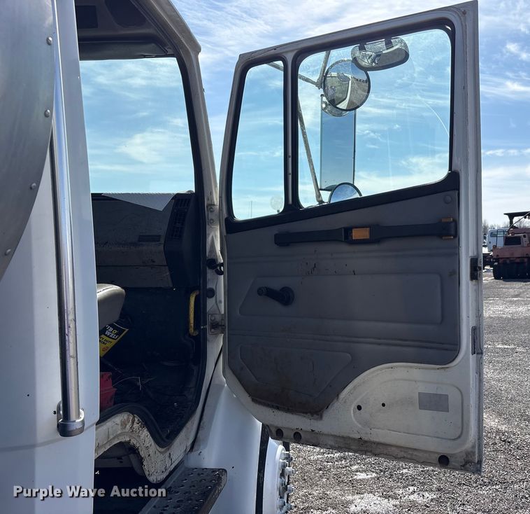 image for item FK1178 2000 Freightliner FL70 oil distributor truck