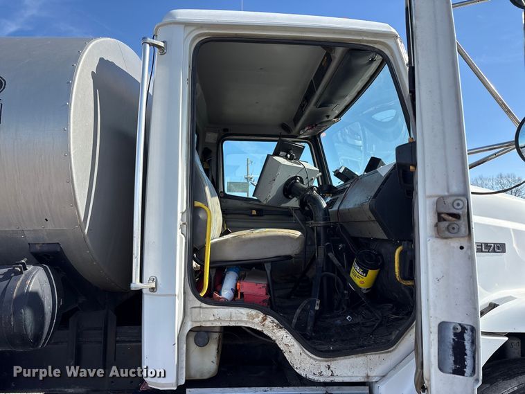 image for item FK1178 2000 Freightliner FL70 oil distributor truck