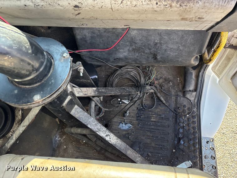 image for item FK1178 2000 Freightliner FL70 oil distributor truck