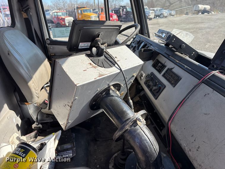 image for item FK1178 2000 Freightliner FL70 oil distributor truck