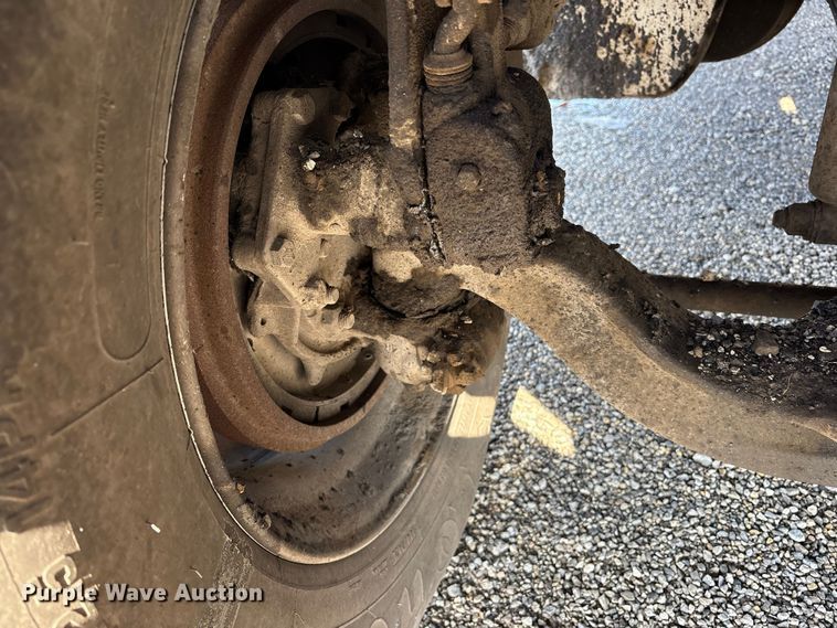 image for item FK1178 2000 Freightliner FL70 oil distributor truck