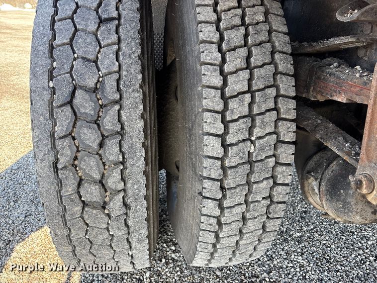 image for item FK1178 2000 Freightliner FL70 oil distributor truck