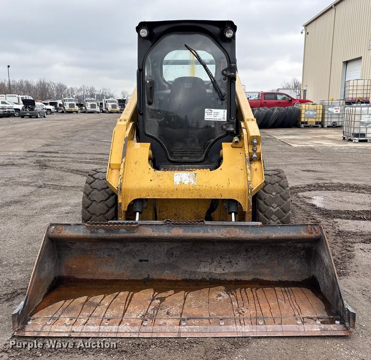 image for item FK1180 2018 Caterpillar 262D skid steer loader