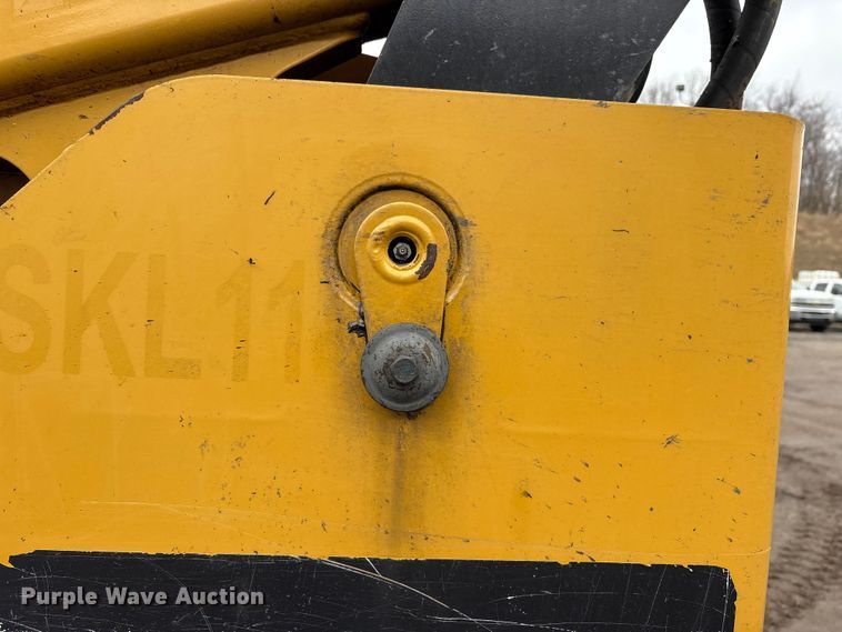 image for item FK1180 2018 Caterpillar 262D skid steer loader