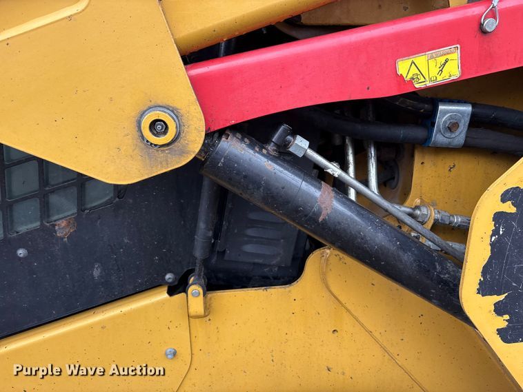 image for item FK1180 2018 Caterpillar 262D skid steer loader