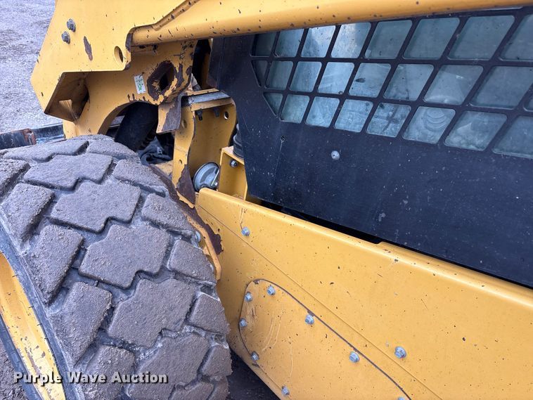 image for item FK1180 2018 Caterpillar 262D skid steer loader