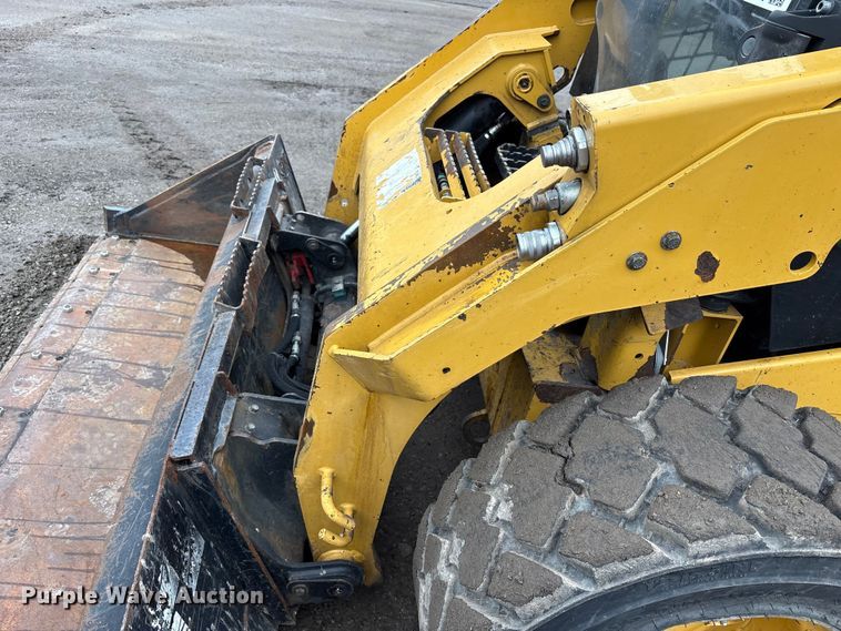 image for item FK1180 2018 Caterpillar 262D skid steer loader