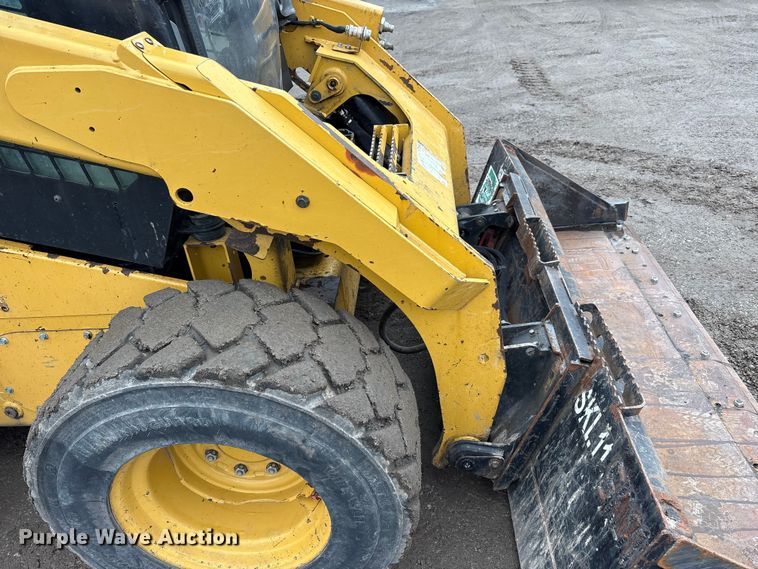 image for item FK1180 2018 Caterpillar 262D skid steer loader