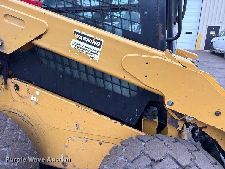 image for item FK1180 2018 Caterpillar 262D skid steer loader