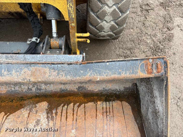 image for item FK1180 2018 Caterpillar 262D skid steer loader