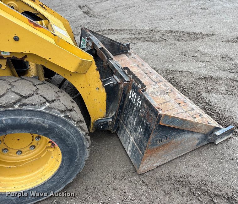 image for item FK1180 2018 Caterpillar 262D skid steer loader