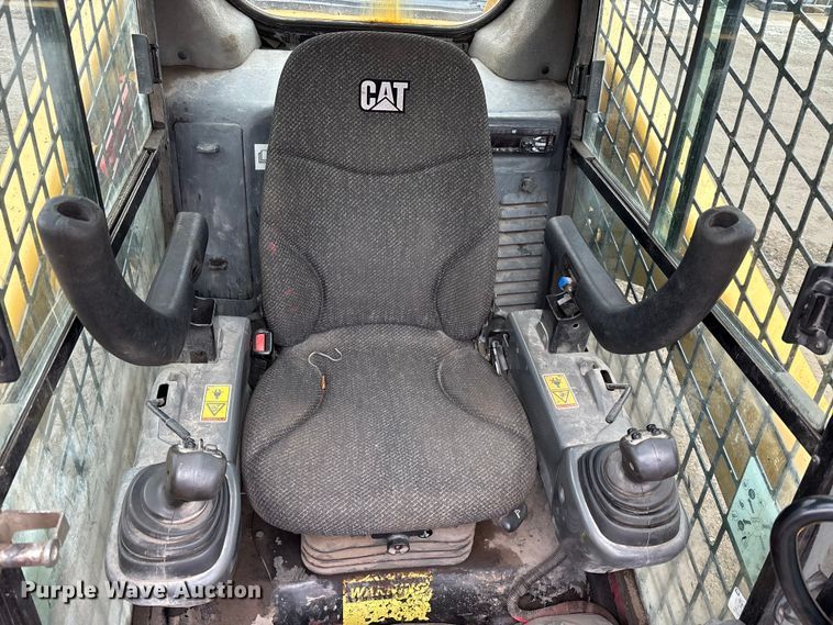 image for item FK1180 2018 Caterpillar 262D skid steer loader