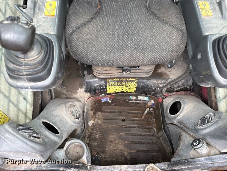 image for item FK1180 2018 Caterpillar 262D skid steer loader