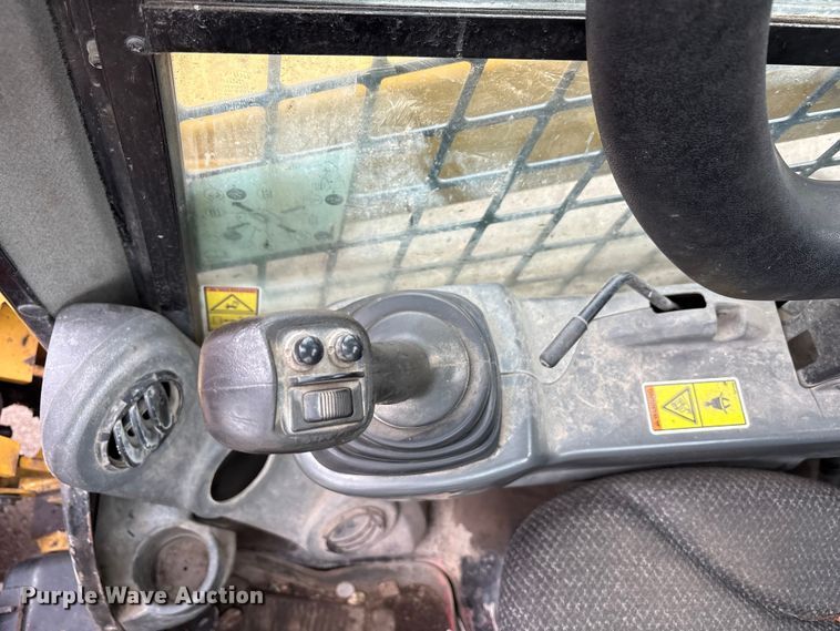 image for item FK1180 2018 Caterpillar 262D skid steer loader