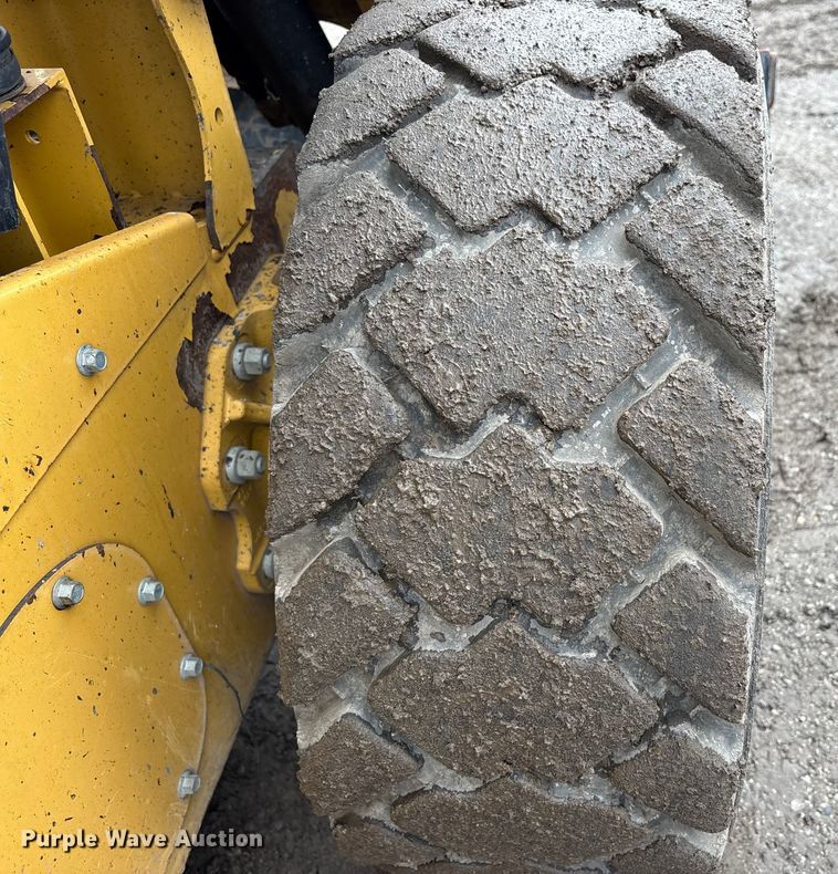 image for item FK1180 2018 Caterpillar 262D skid steer loader