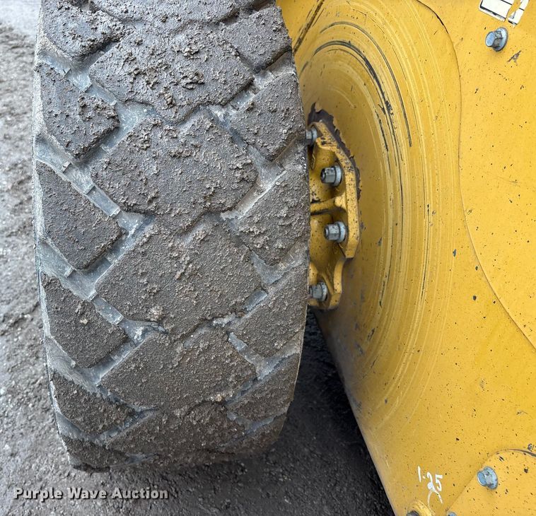 image for item FK1180 2018 Caterpillar 262D skid steer loader