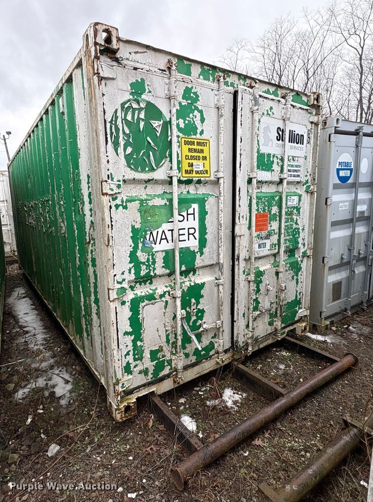 image for item FK1186 Water tank container