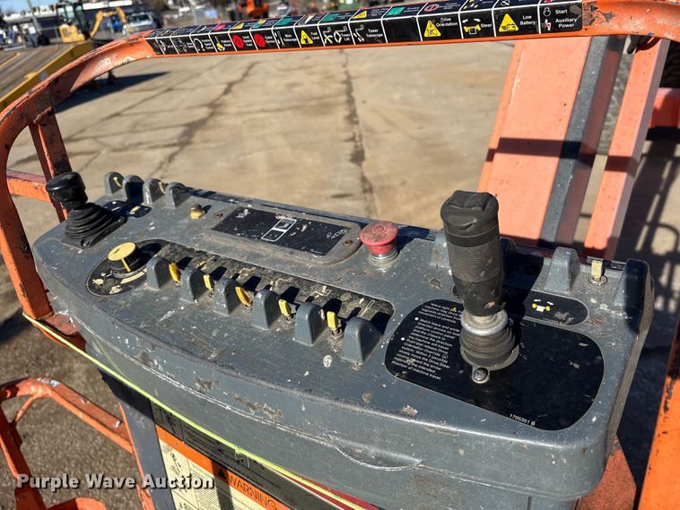 image for item FK1206 2011 JLG 800AJ boom lift