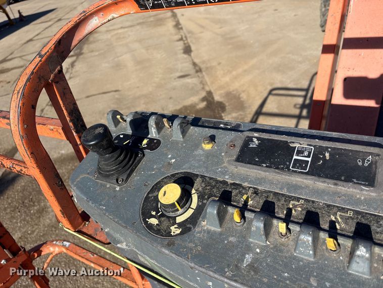 image for item FK1206 2011 JLG 800AJ boom lift