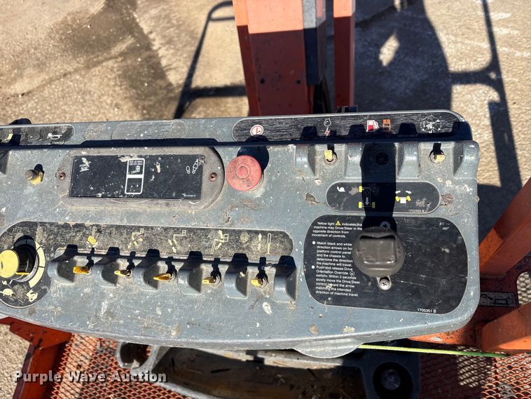 image for item FK1206 2011 JLG 800AJ boom lift