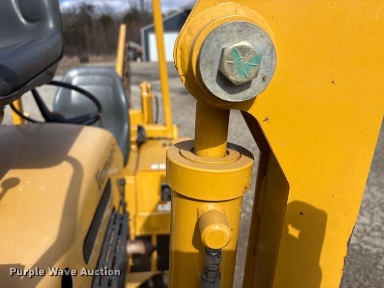 image for item FK1233 2006 Vermeer RT450 trencher