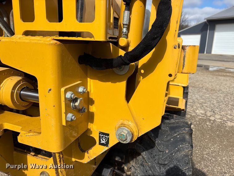 image for item FK1233 2006 Vermeer RT450 trencher