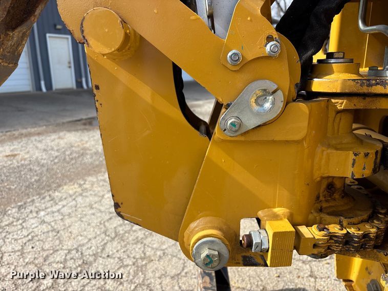 image for item FK1233 2006 Vermeer RT450 trencher