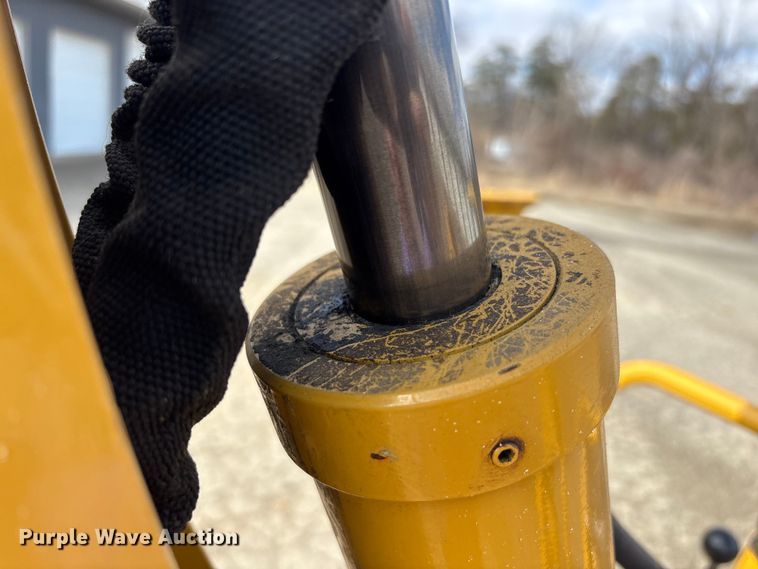 image for item FK1233 2006 Vermeer RT450 trencher