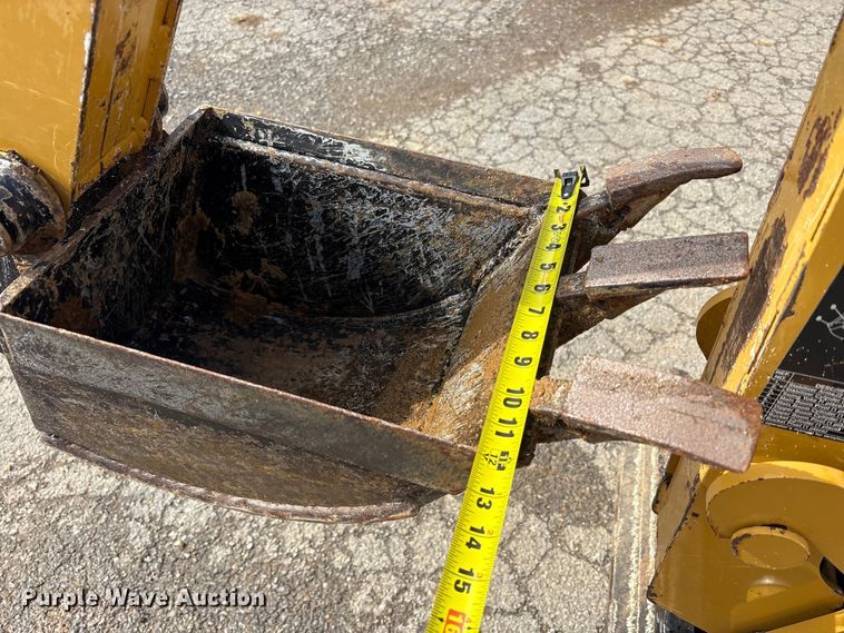 image for item FK1233 2006 Vermeer RT450 trencher