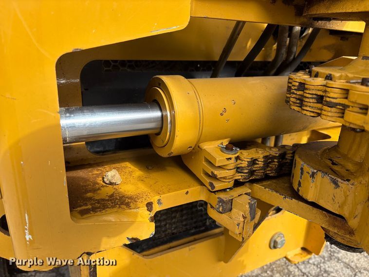 image for item FK1233 2006 Vermeer RT450 trencher