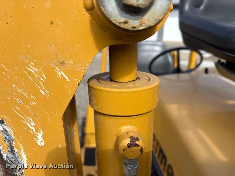 image for item FK1233 2006 Vermeer RT450 trencher