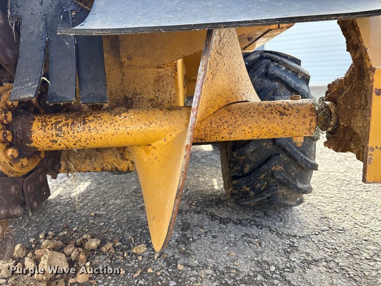 image for item FK1233 2006 Vermeer RT450 trencher