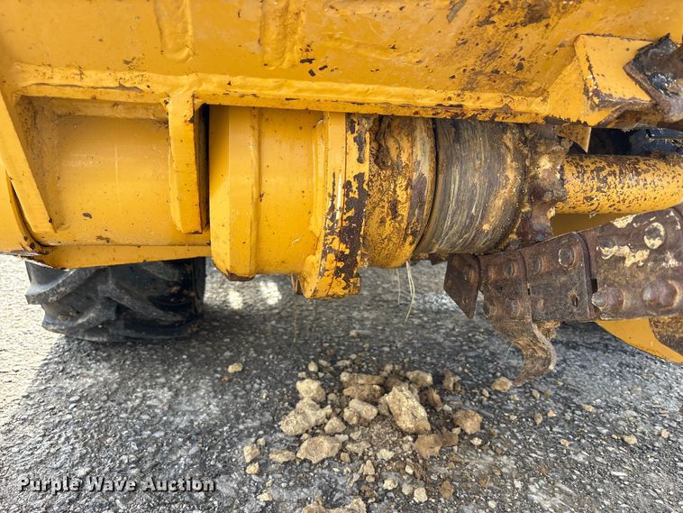 image for item FK1233 2006 Vermeer RT450 trencher