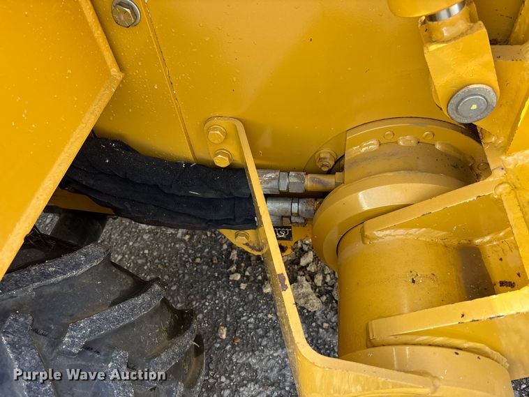 image for item FK1233 2006 Vermeer RT450 trencher