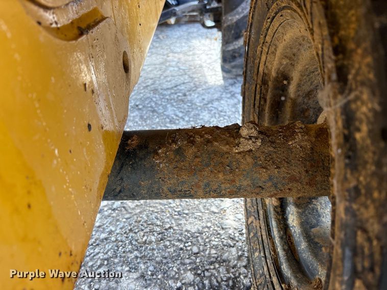 image for item FK1233 2006 Vermeer RT450 trencher