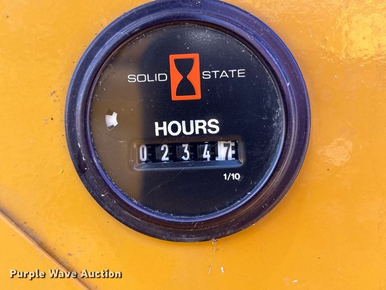 image for item FK1233 2006 Vermeer RT450 trencher