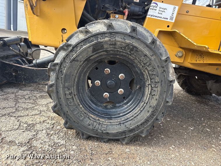 image for item FK1233 2006 Vermeer RT450 trencher