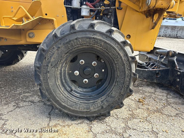 image for item FK1233 2006 Vermeer RT450 trencher