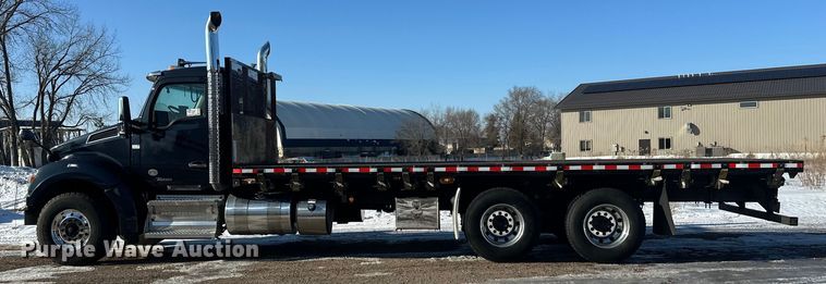 image for item FK1600 2020 Kenworth T880 flatbed truck