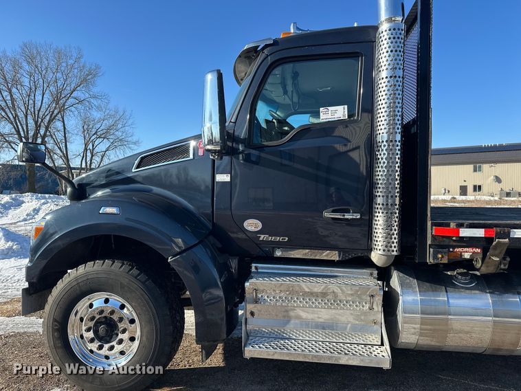 image for item FK1600 2020 Kenworth T880 flatbed truck