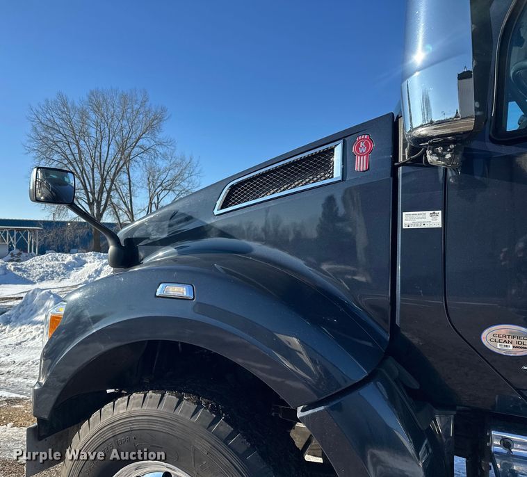 image for item FK1600 2020 Kenworth T880 flatbed truck