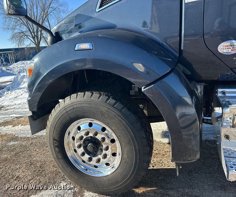 image for item FK1600 2020 Kenworth T880 flatbed truck