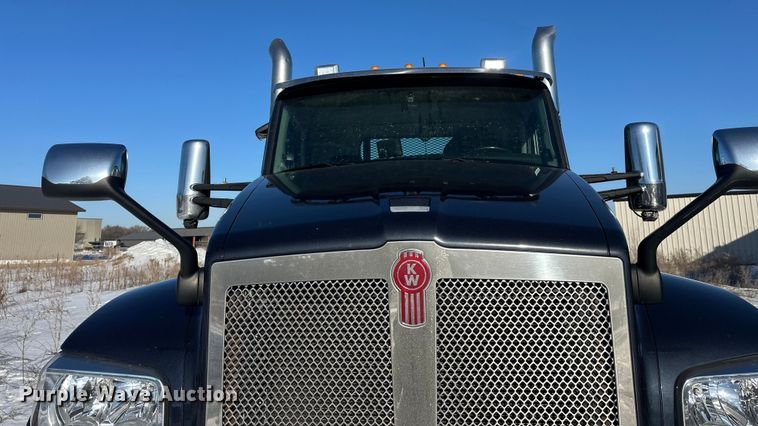 image for item FK1600 2020 Kenworth T880 flatbed truck