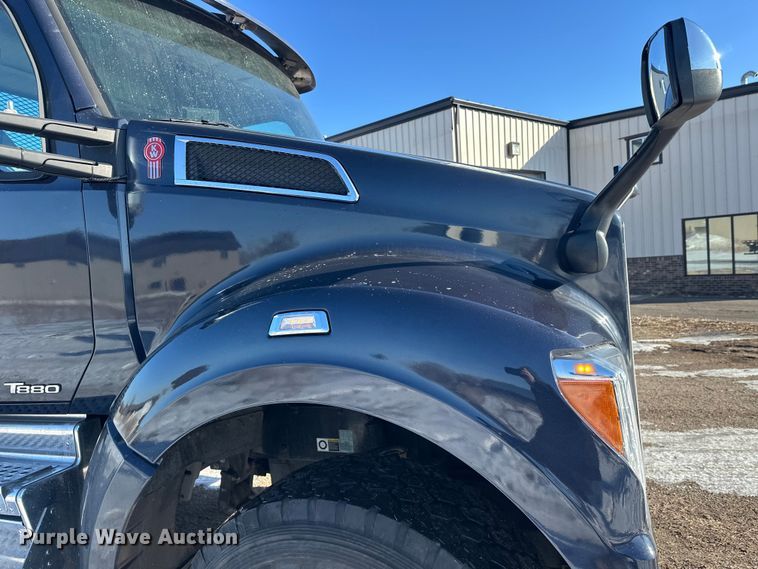 image for item FK1600 2020 Kenworth T880 flatbed truck