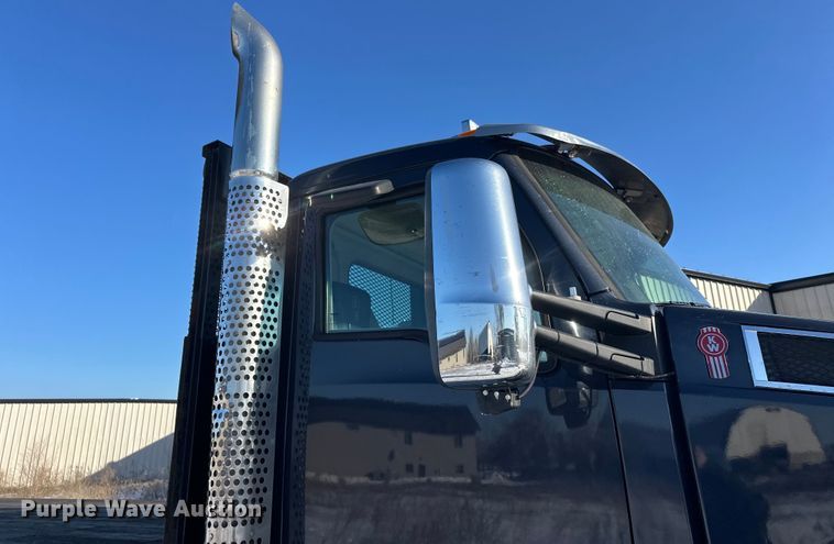 image for item FK1600 2020 Kenworth T880 flatbed truck