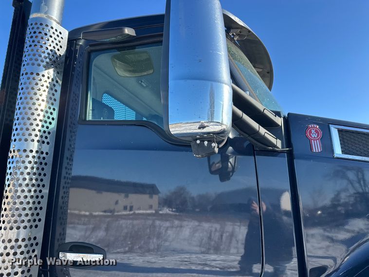 image for item FK1600 2020 Kenworth T880 flatbed truck