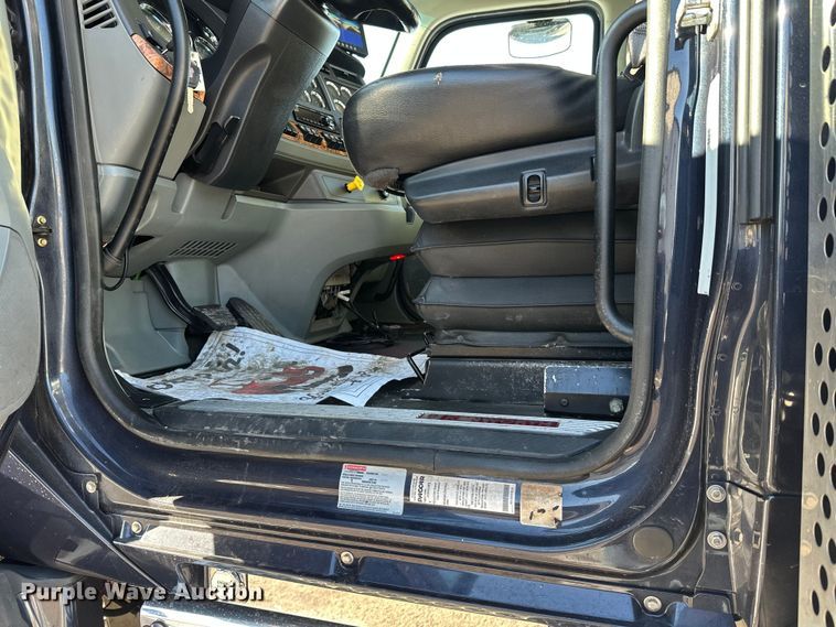 image for item FK1600 2020 Kenworth T880 flatbed truck