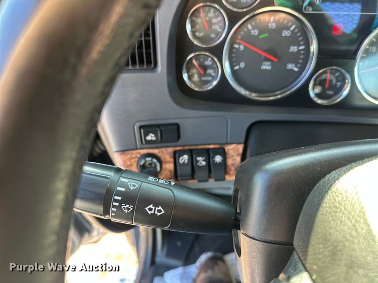 image for item FK1600 2020 Kenworth T880 flatbed truck