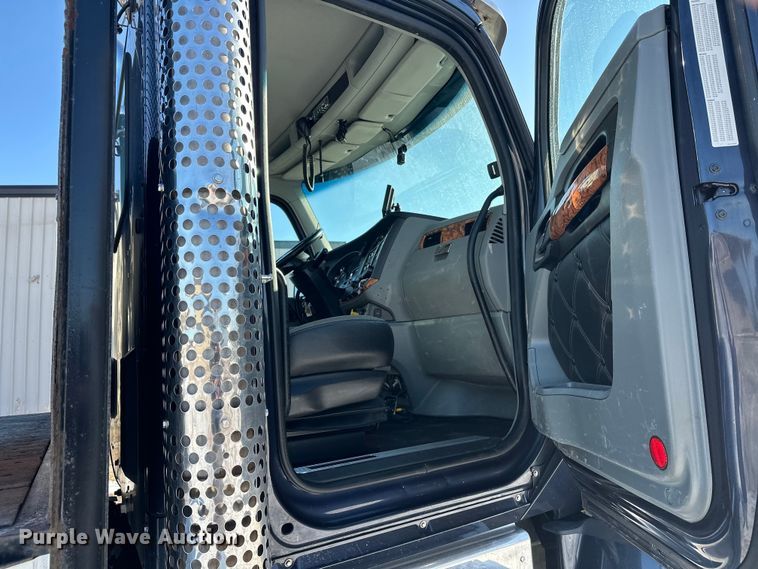 image for item FK1600 2020 Kenworth T880 flatbed truck